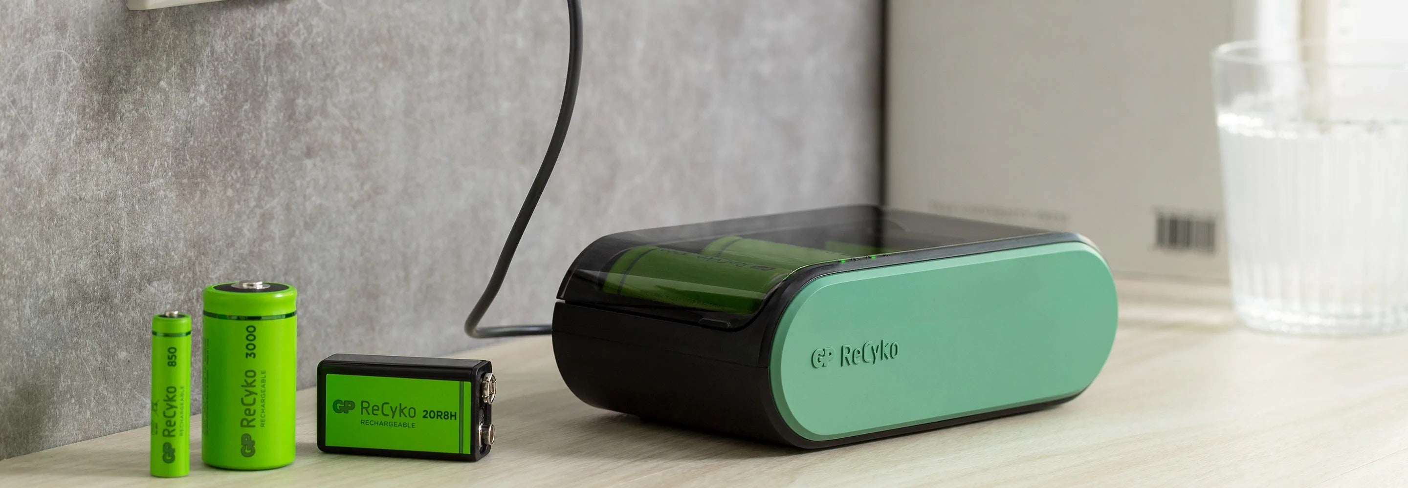 GP ReCyko Everyday Universal Charger